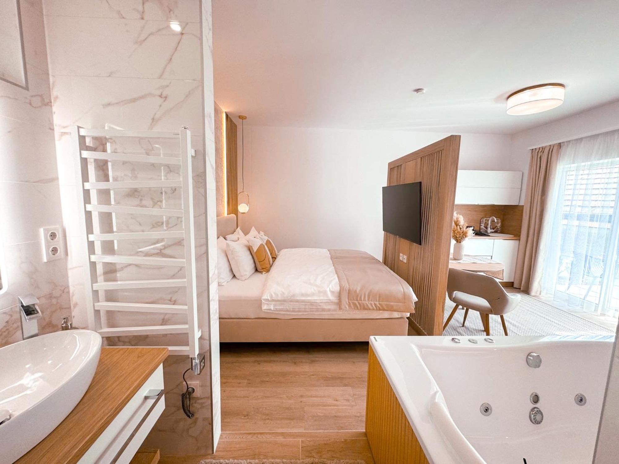 Twin Premium Apartman Tihany Ngoại thất bức ảnh